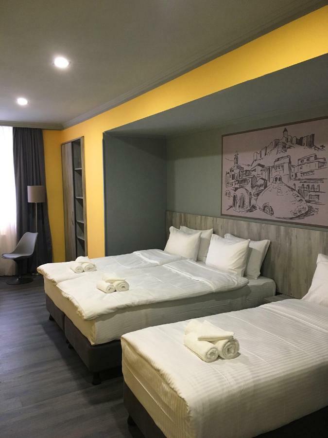Atoneli Hotel Tbilisi ภายนอก รูปภาพ