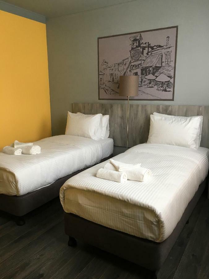 Atoneli Hotel Tbilisi ภายนอก รูปภาพ