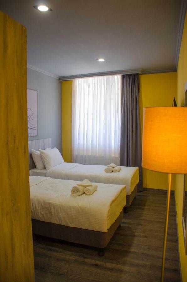 Atoneli Hotel Tbilisi ภายนอก รูปภาพ