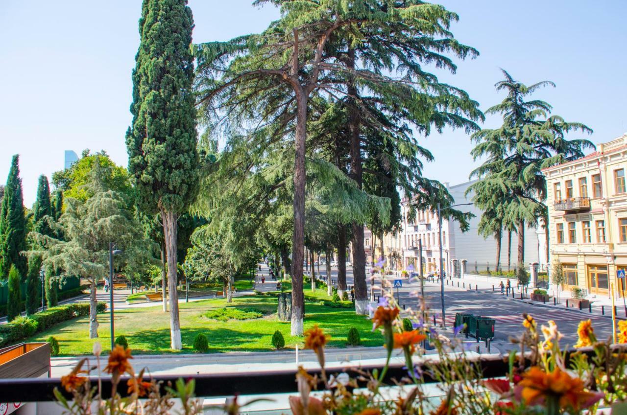 Atoneli Hotel Tbilisi ภายนอก รูปภาพ