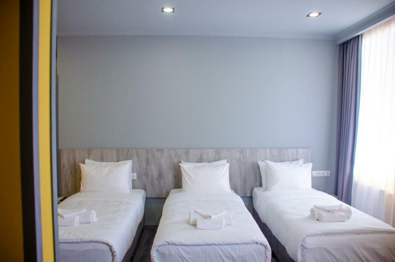 Atoneli Hotel Tbilisi ภายนอก รูปภาพ