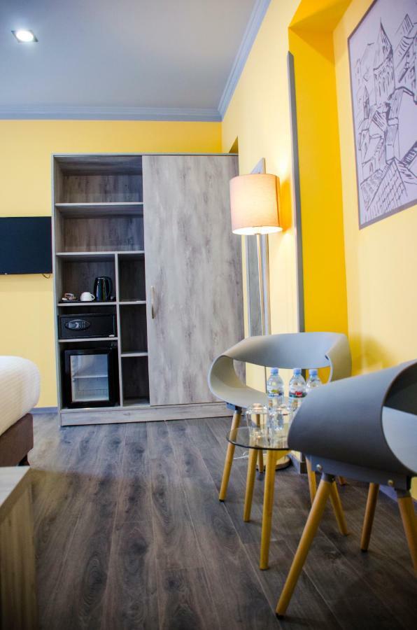 Atoneli Hotel Tbilisi ภายนอก รูปภาพ